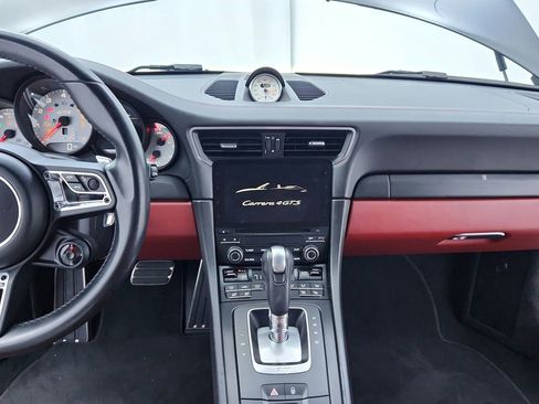 Used 2018 Porsche 911 Carrera 4 GTS image 32