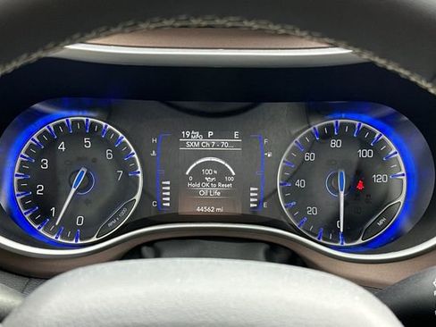 Used 2024 Chrysler Voyager LX image 23