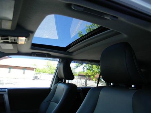 Used 2022 Toyota 4Runner SR5 Premium w/ Moonroof Package AWD/4WD image 20
