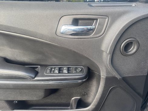 Used 2011 Dodge Charger SE w/ Connectivity Group image 25