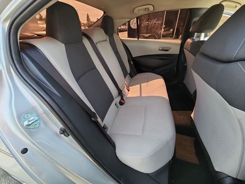 Used 2022 Toyota Corolla LE FWD image 26