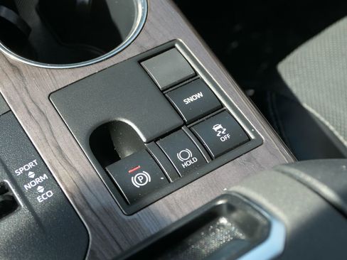 Used 2023 Toyota Highlander Platinum FWD image 23