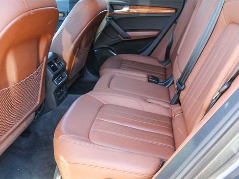 Used 2022 Audi Q5 2.0T Premium image 17