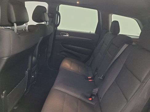 Used 2020 Jeep Grand Cherokee Laredo image 18