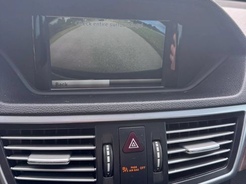 Used 2013 Mercedes-Benz E 350 4MATIC Sedan image 19