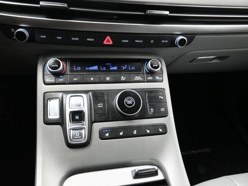 Used 2024 Hyundai Palisade SEL w/ Premium Package FWD image 11