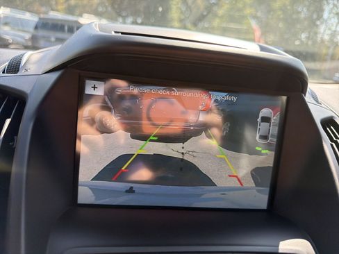 Used 2018 Ford Escape SEL AWD/4WD image 17