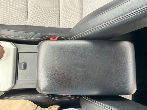 Used 2012 Toyota Camry SE FWD image 16
