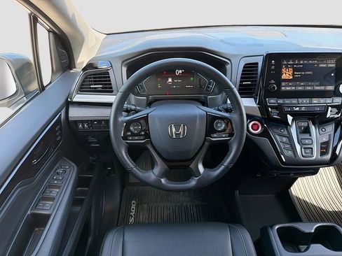 Used 2023 Honda Odyssey Touring image 17