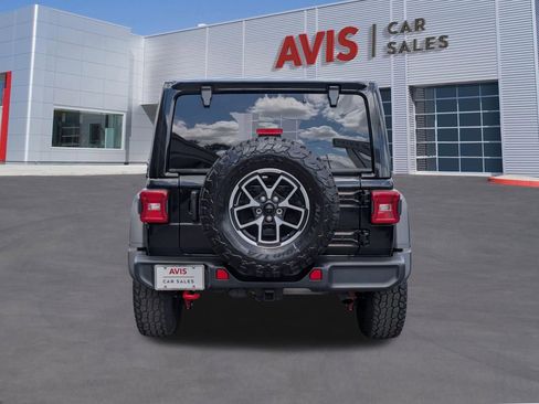 Used 2025 Jeep Wrangler Unlimited Rubicon w/ Convenience Group image 7