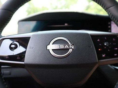 Used 2025 Nissan Murano SL AWD/4WD image 11