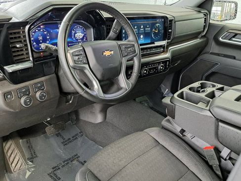 Used 2025 Chevrolet Silverado 1500 LT image 9