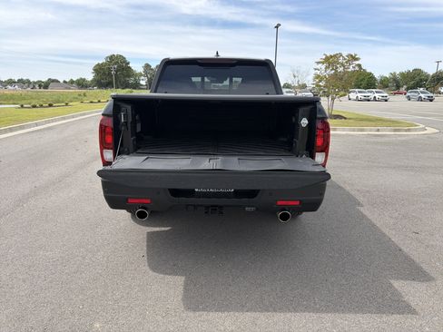 Certified 2025 Honda Ridgeline Black Edition image 19