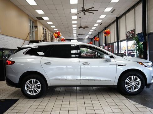 Used 2020 Buick Enclave Essence image 17