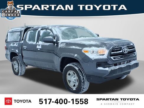 Used 2017 Toyota Tacoma SR image 5
