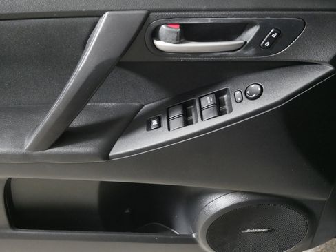 Used 2011 MAZDA MAZDA3 i Touring image 19