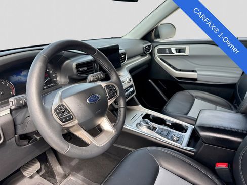 Used 2024 Ford Explorer XLT w/ Equipment Group 202A AWD/4WD image 2