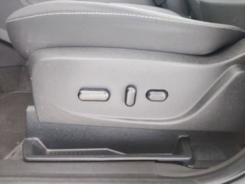 Used 2019 Ford Escape SE image 11