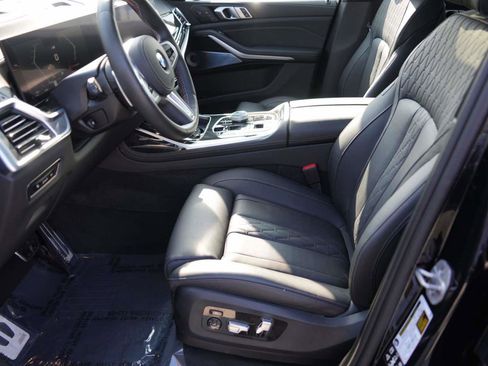 Used 2025 BMW X7 M60i image 15