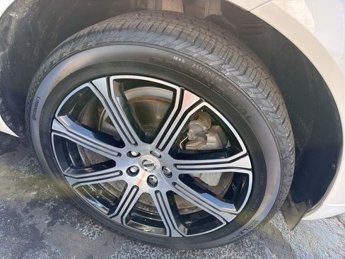 Used 2020 Volvo XC60 T6 Inscription image 4