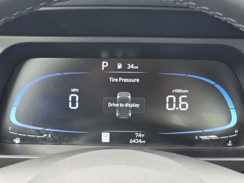 Certified 2025 Hyundai Elantra Sport image 25