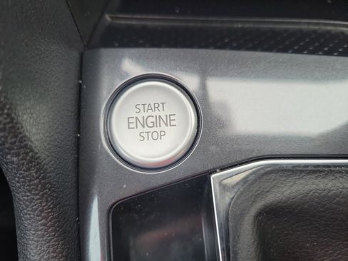 Certified 2023 Volkswagen Tiguan SE R-Line image 24