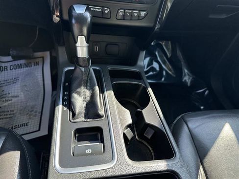 Used 2017 Ford Escape Titanium w/ Canadian Touring Package image 20