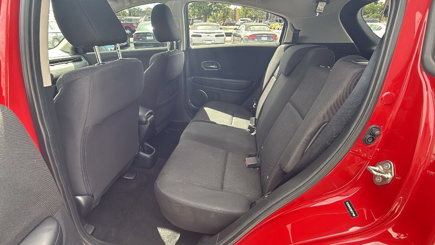 Used 2017 Honda HR-V EX image 12
