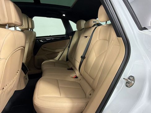 Certified 2023 Porsche Macan AWD/4WD image 17