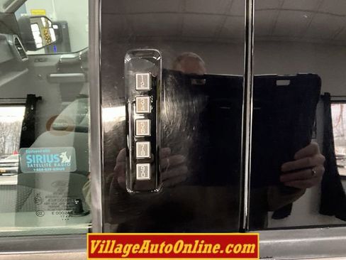 Used 2018 Ford F150 XLT w/ Equipment Group 302A Luxury image 10