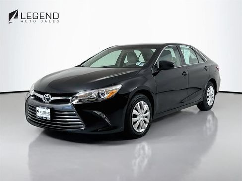 Used 2015 Toyota Camry LE FWD image 1