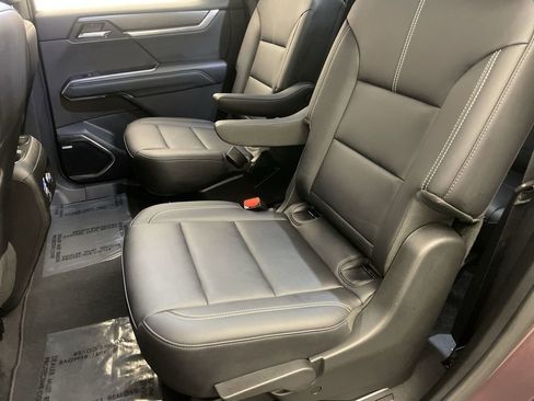 Used 2024 GMC Acadia Elevation w/ Trailering Package AWD/4WD image 16