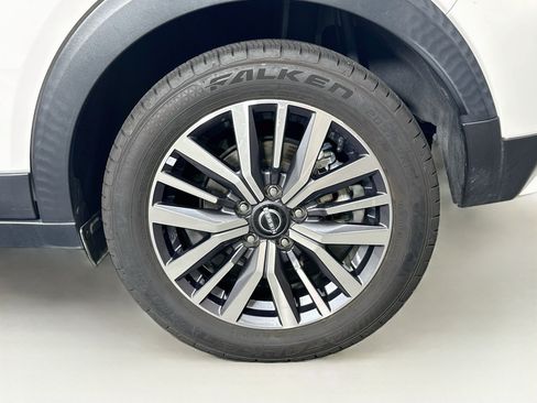 Used 2024 Nissan Kicks SR FWD image 11