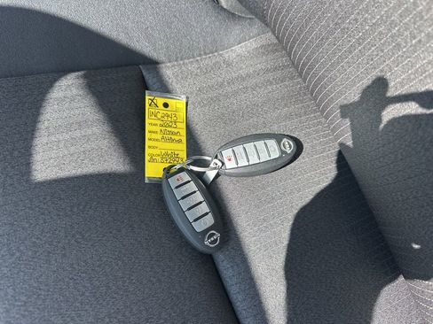 Used 2023 Nissan Altima 2.5 SV image 32