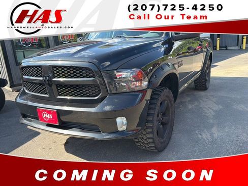 Used 2018 RAM 1500 Express w/ Black Ram 1500 Express Group AWD/4WD image 1