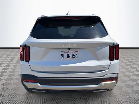 Used 2025 Kia Sorento EX FWD image 6