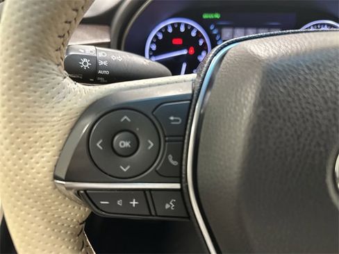 Used 2019 Toyota Avalon Limited image 39