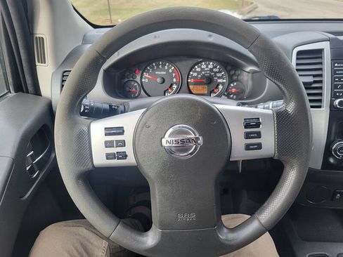 Used 2019 Nissan Frontier SV image 14