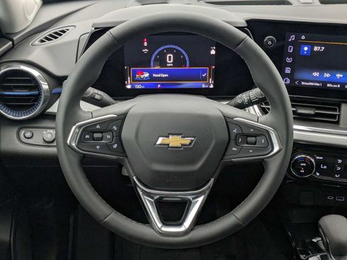 New 2026 Chevrolet Trax LT w/ Driver Confidence Package FWD image 23