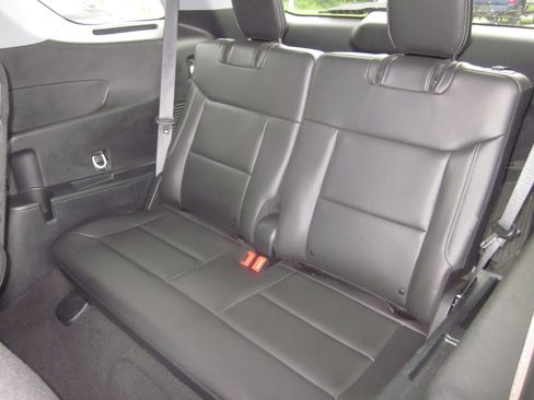Used 2023 Ford Explorer XLT w/ Equipment Group 202A AWD/4WD image 12