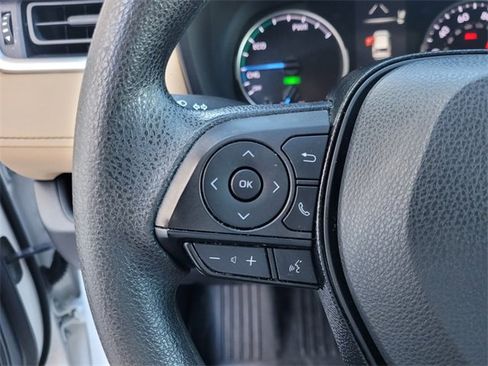 Used 2022 Toyota RAV4 LE image 29