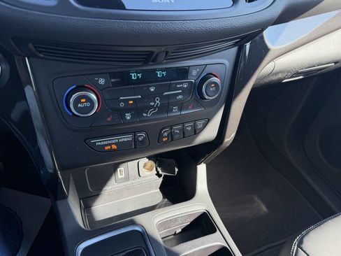 Used 2017 Ford Escape Titanium w/ Equipment Group 301A AWD/4WD image 38