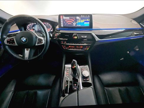 Used 2023 BMW M550i xDrive w/ Executive Package image 17