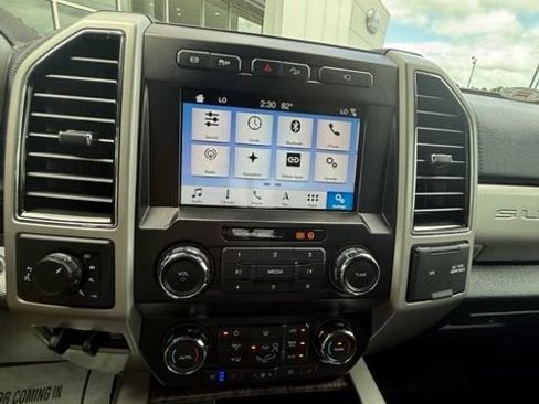 Used 2019 Ford F350 Lariat w/ Lariat Ultimate Package AWD/4WD image 16