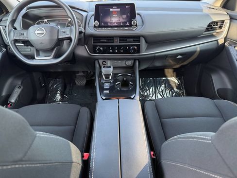 Used 2025 Nissan Rogue S FWD image 13
