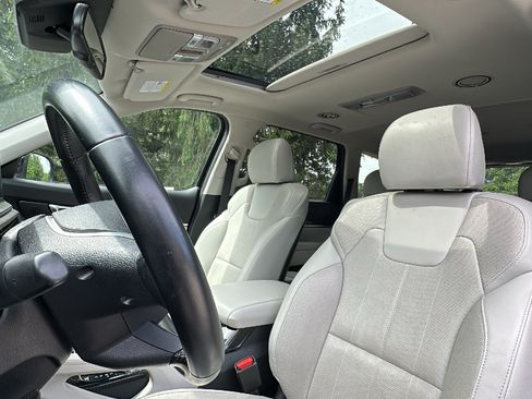Used 2021 Kia Telluride EX w/ EX Premium Package FWD image 12