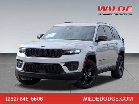 Used 2024 Jeep Grand Cherokee Altitude AWD/4WD image 1