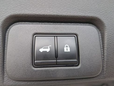Used 2023 Nissan Rogue Platinum AWD/4WD image 32