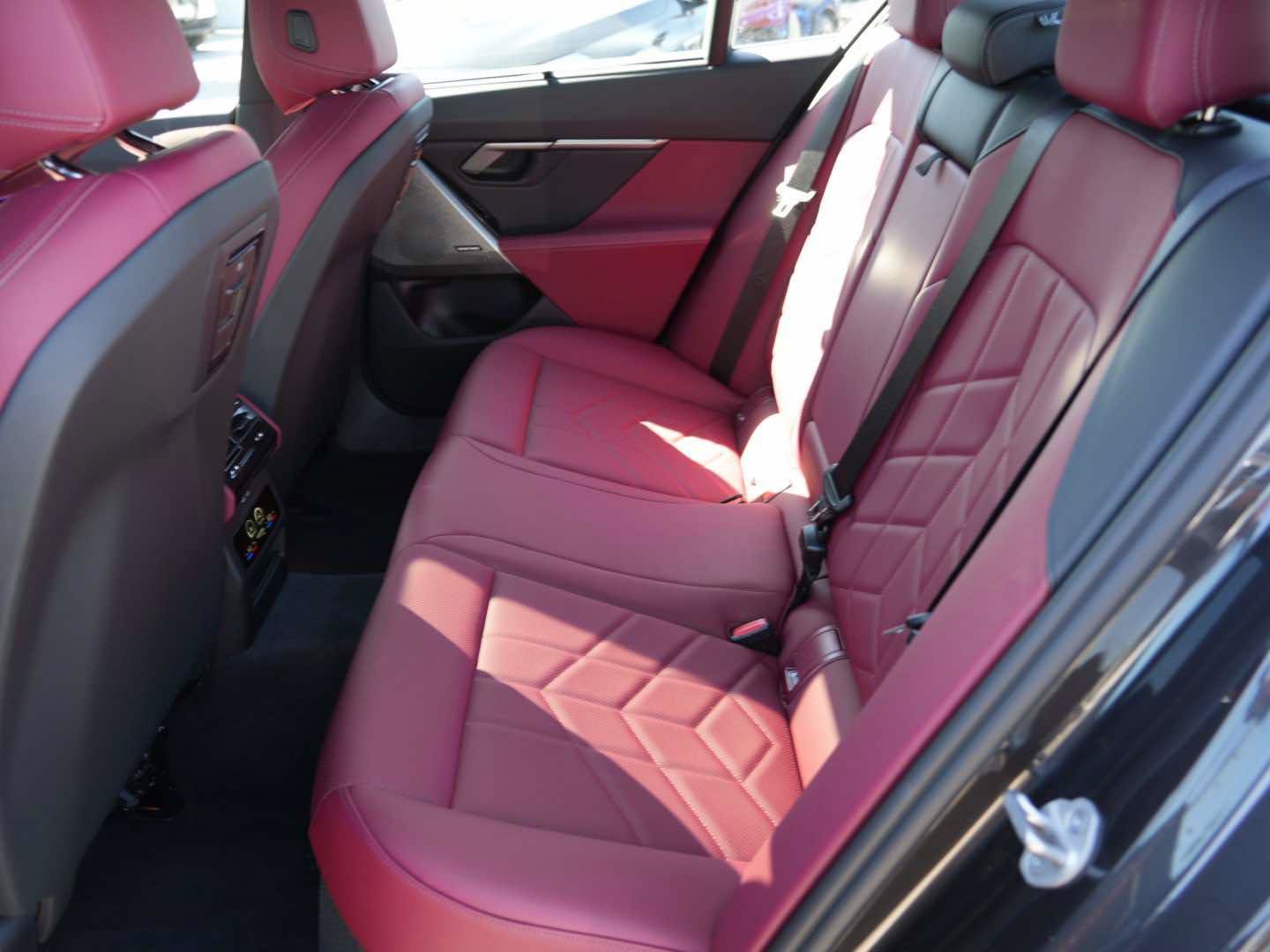 Used 2026 BMW 530i RWD image 12