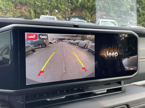 New 2026 Jeep Wrangler Unlimited Sahara AWD/4WD image 17